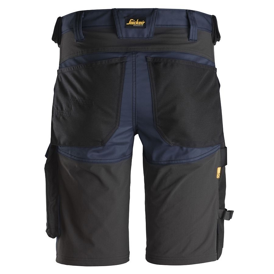 6143 Snickers Short + Gratis T-Shirt